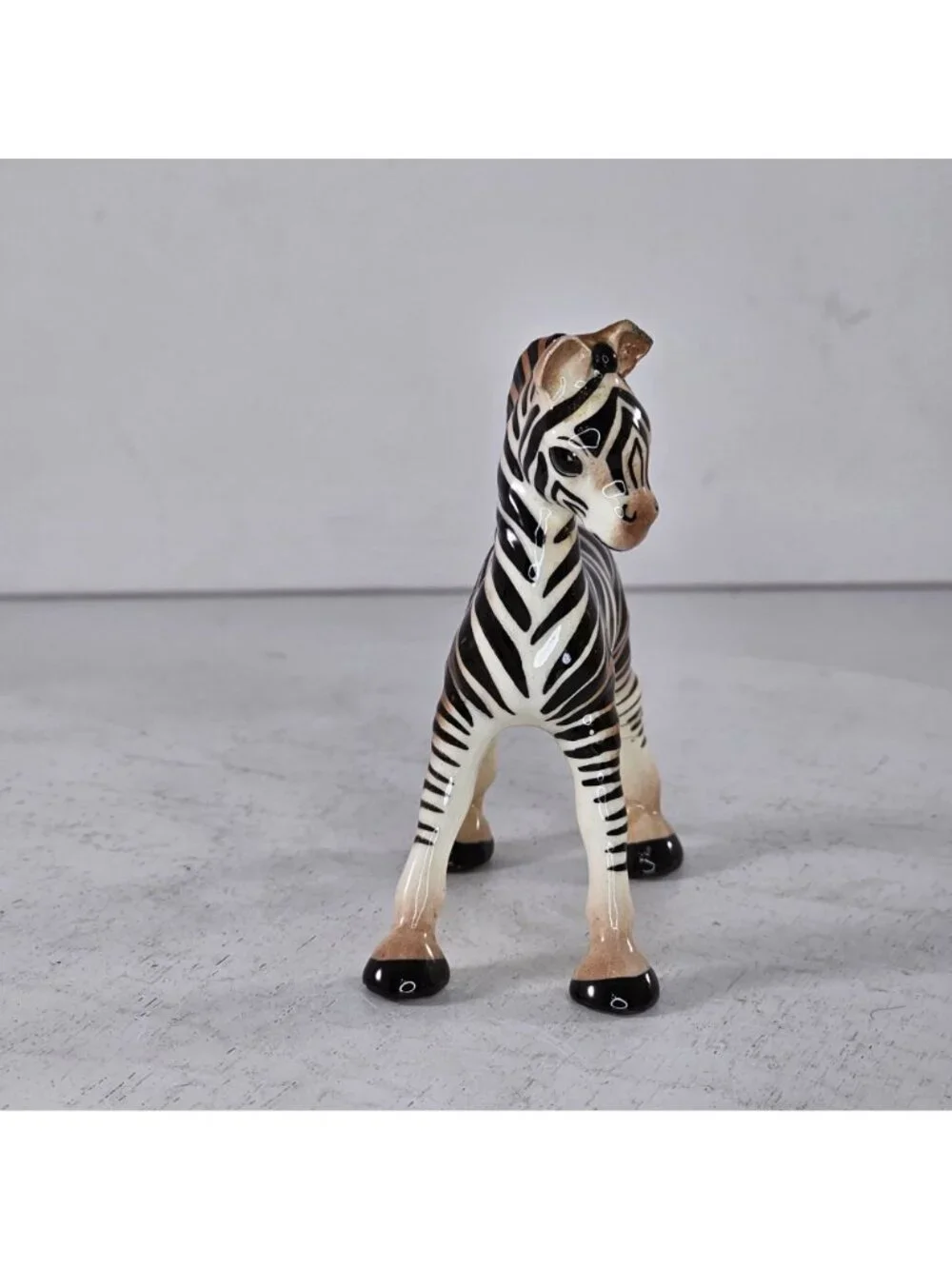 Vintage 1950s Hagen Renaker DW Zebra Baby Figurine Monrovia Ceramic *Repaired*